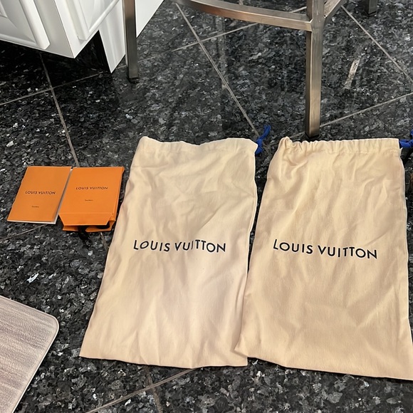 Louis Vuitton Run Away Sneakers - Picture 3 of 3